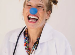 ex-globo-troca-tv-por-hospitais-e-vira-palhaca-terapeuta