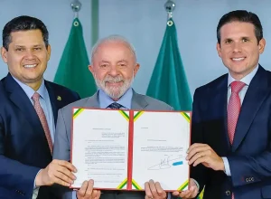 lula-entrega-pec-da-seguranca-publica-para-tramitacao-no-congresso
