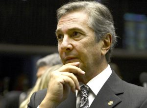 ex-presidente-fernando-collor-e-preso-em-maceio